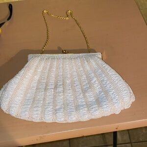 VINTAGE WHITE LA REGALE LTD BRAND BEADED HAND BAG A FEW MISSING BEADS ON HANDLE